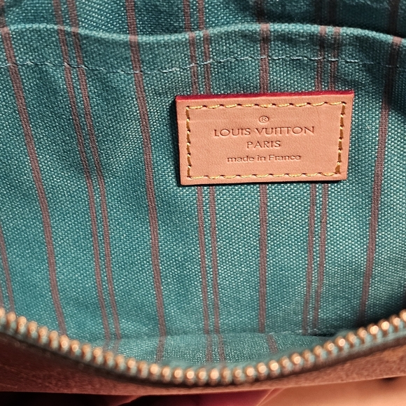 Louis Vuitton Neverful MM Turquoise Pochette, Box,Ribbon & Dust Bag - Picture 6 of 16